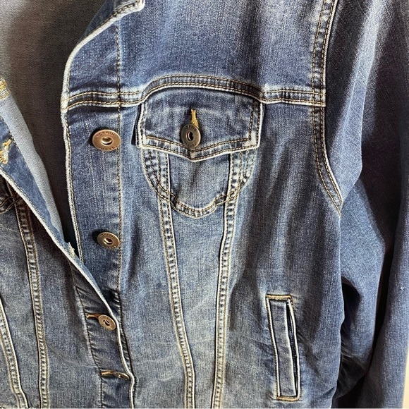 Torrid Denim Trucker Jacket Sz 2X Jean Coat Button Down Blue - Picture 5 of 7
